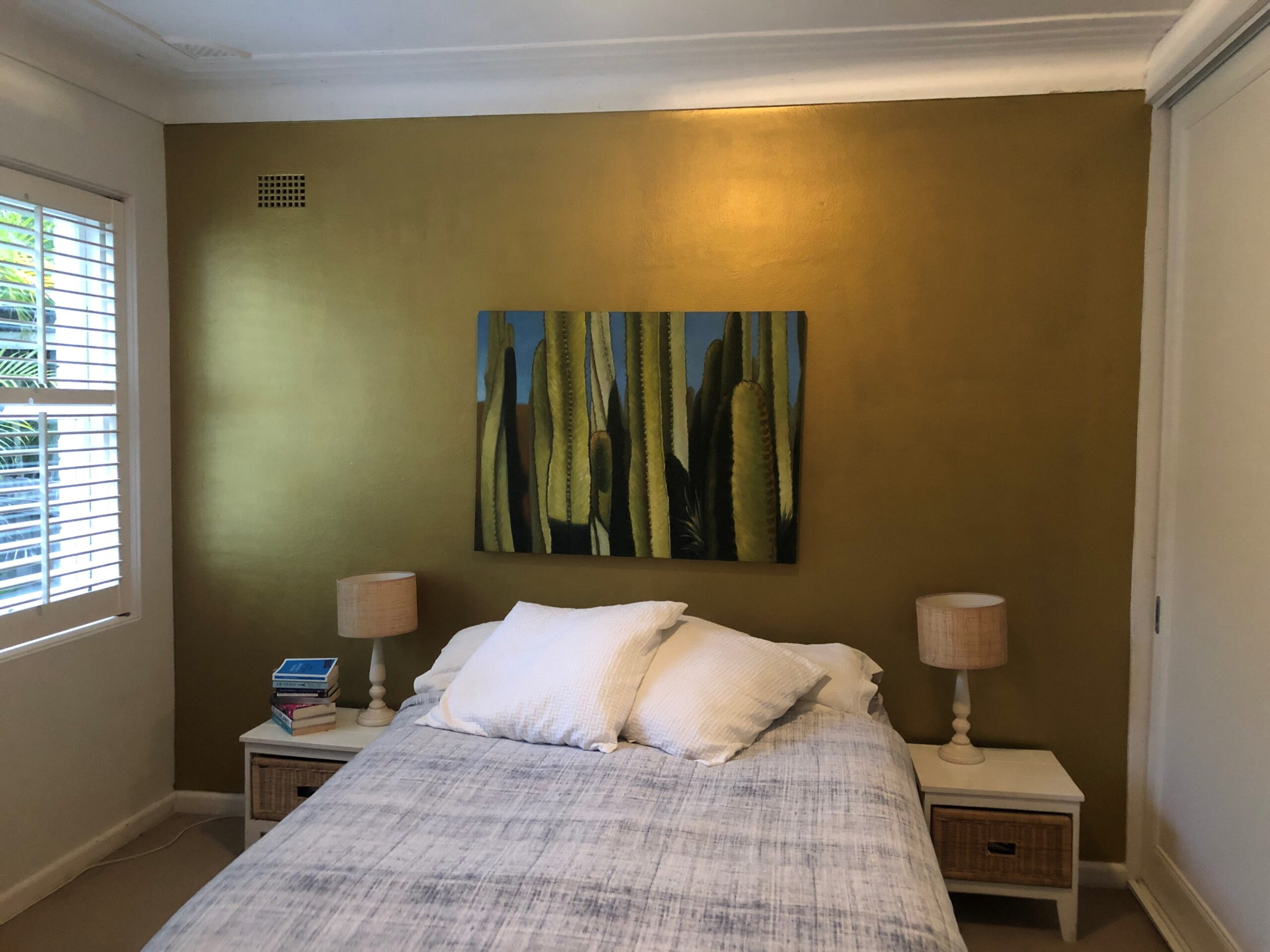 Gold Metallic Wall Paint In Dining Room
